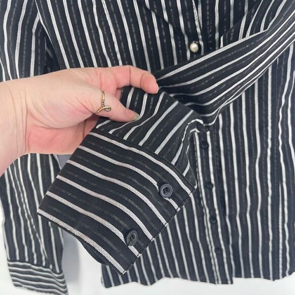 Zenana Outfitters Women's Button Down Dress Shirt Top Stripes Black Size Small - Picture 8 of 9